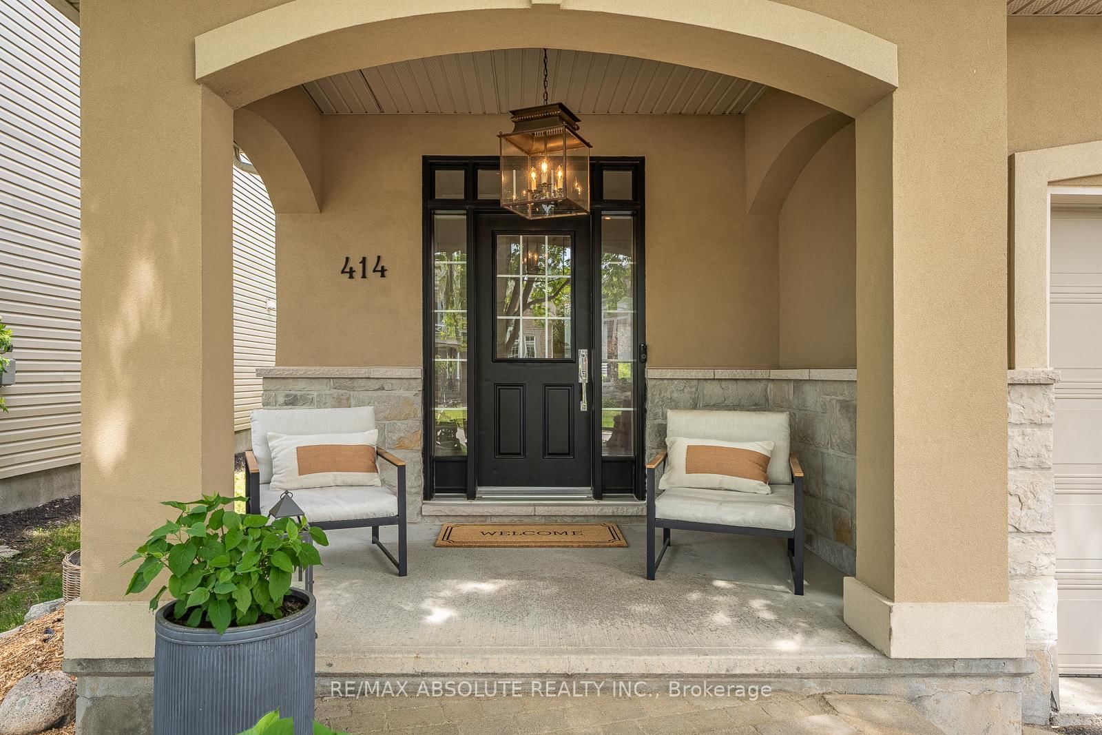 414 LANDSWOOD Way • Ottawa, ON photo 6