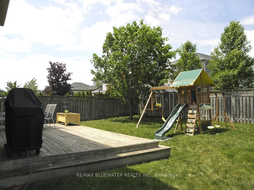 95 Deborah Drive • Strathroy-Caradoc, ON photo 3