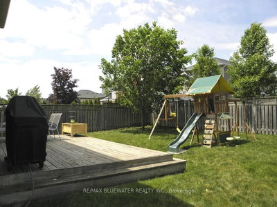 95 Deborah Drive • Strathroy-Caradoc, ON photo 3