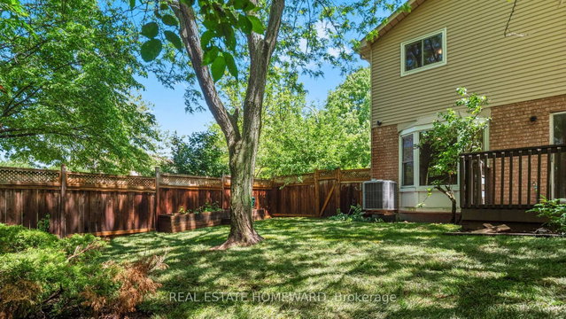 39 Tomahawk Drive S