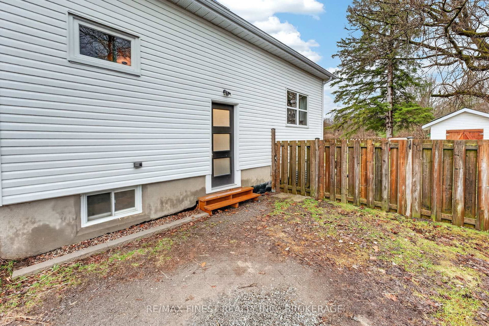 6074 Bank Street • Verona, ON photo 25