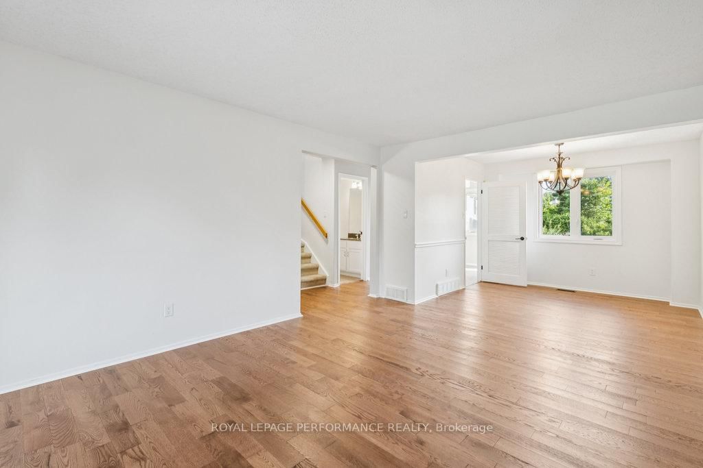 8 Gillespie Crescent • Ottawa, ON photo 16