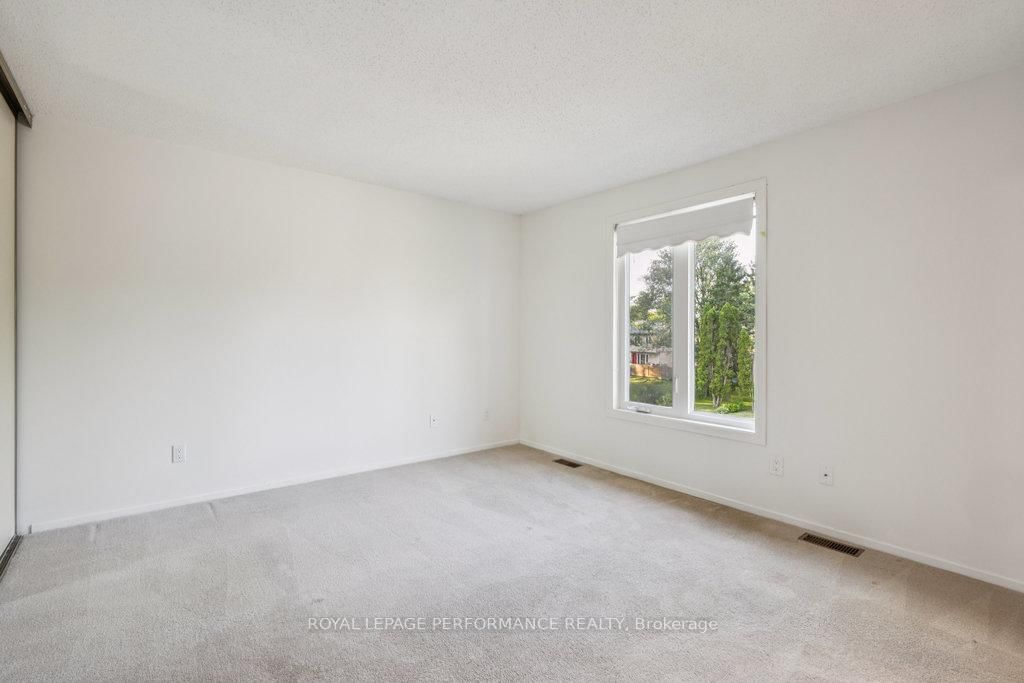 8 Gillespie Crescent • Ottawa, ON photo 33