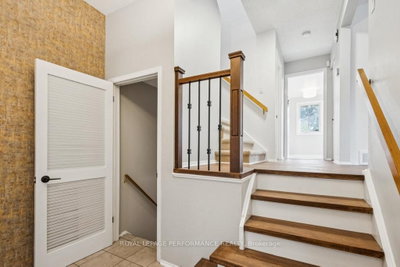 8 Gillespie Crescent • Ottawa, ON photo 6