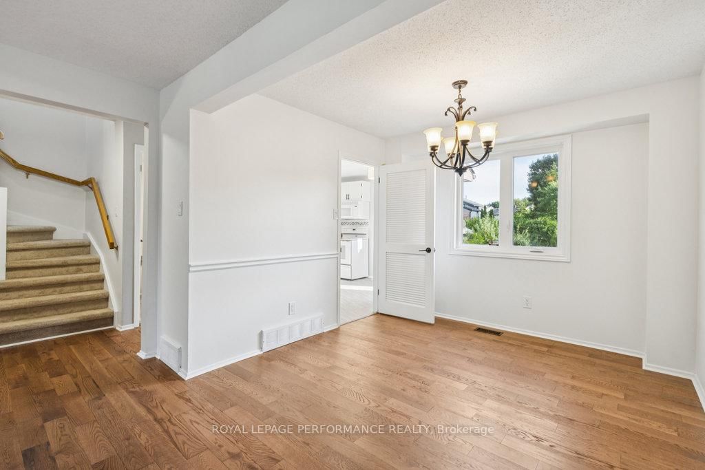 8 Gillespie Crescent • Ottawa, ON photo 9