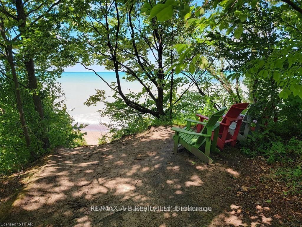 74730 Elm Crescent • Bluewater, ON photo 3
