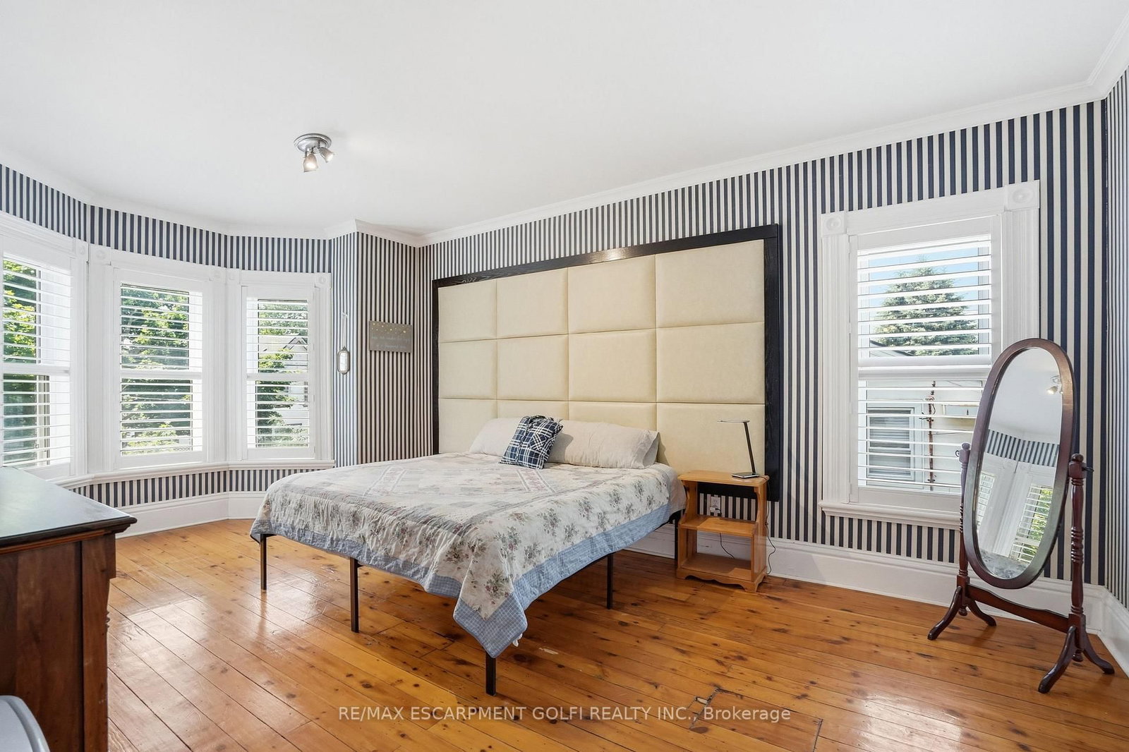 86 Oak Street • Brantford, ON photo 10