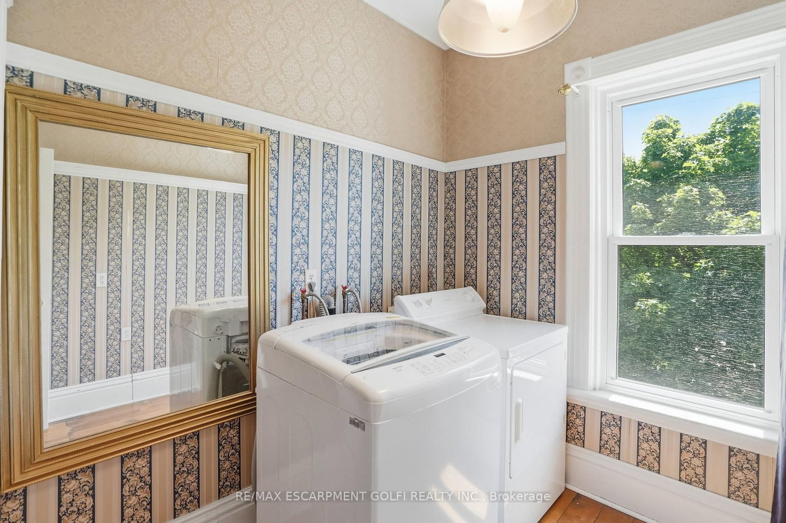 86 Oak Street • Brantford, ON photo 18