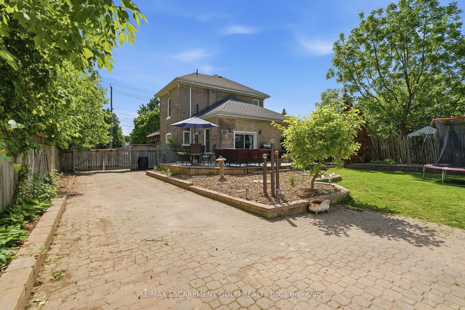 86 Oak Street • Brantford, ON photo 22