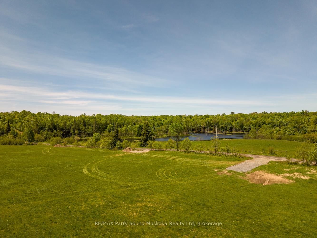 267 Balsam Road • McKellar, ON photo 2