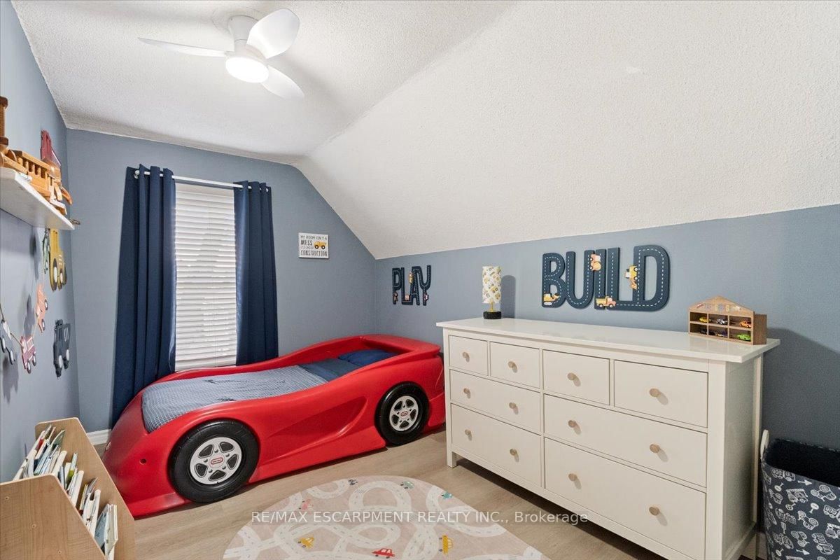 17 Craigmiller Avenue • Hamilton, ON photo 21