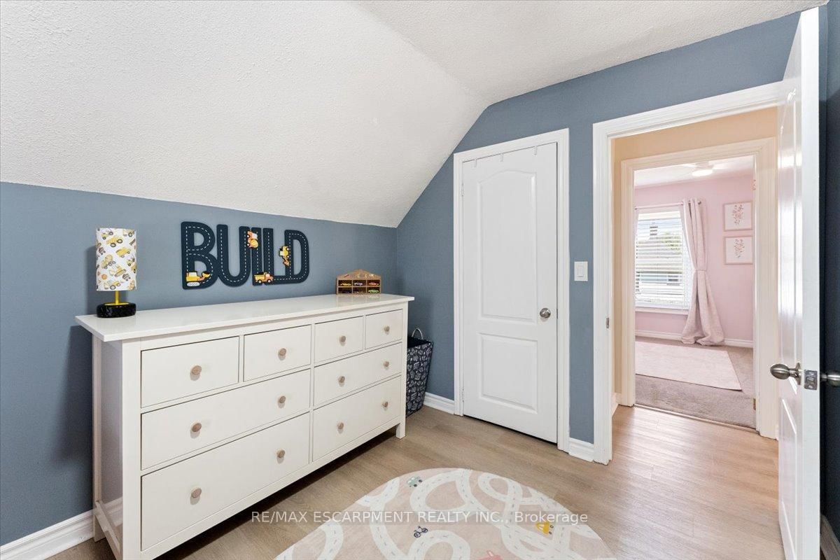 17 Craigmiller Avenue • Hamilton, ON photo 22