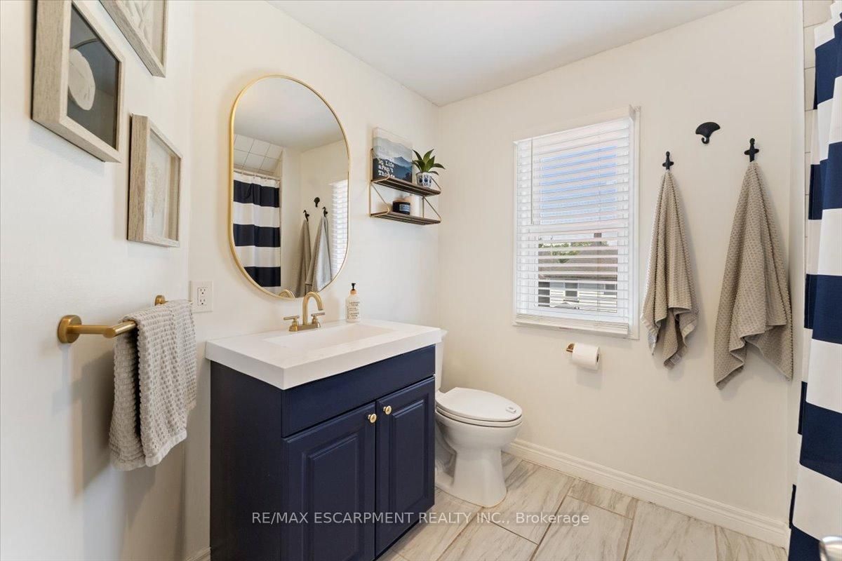 17 Craigmiller Avenue • Hamilton, ON photo 25