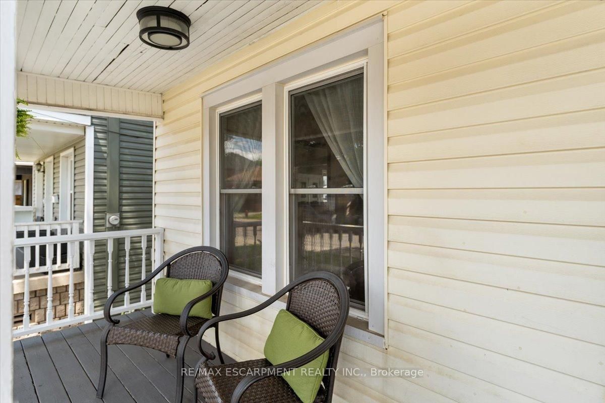 17 Craigmiller Avenue • Hamilton, ON photo 4