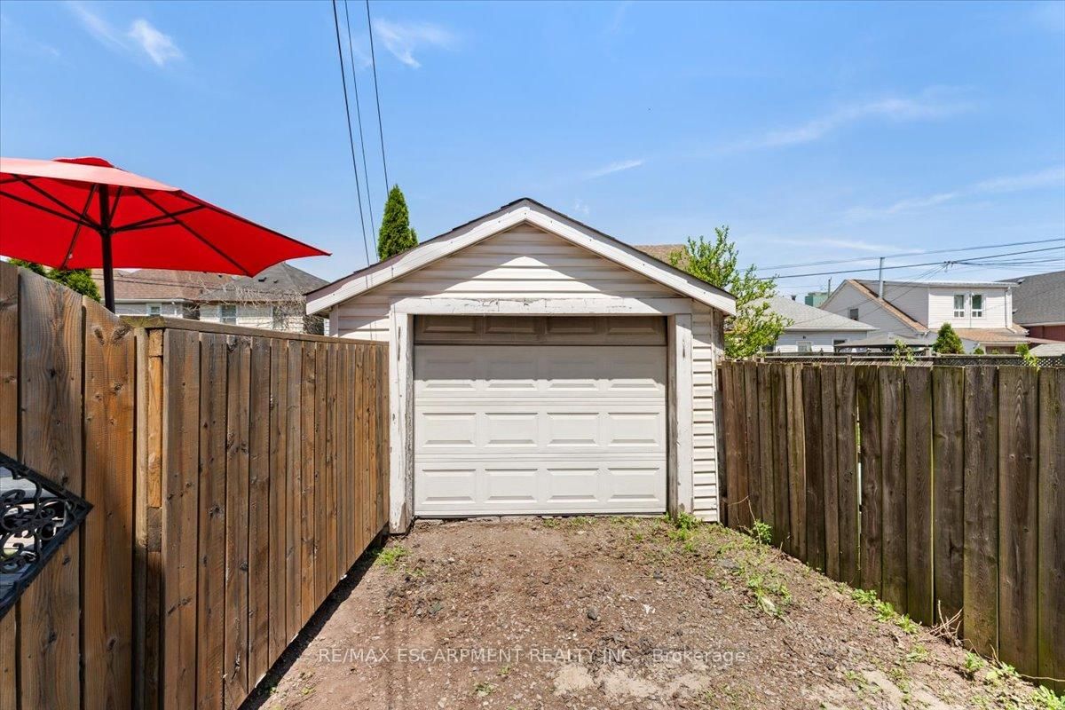 17 Craigmiller Avenue • Hamilton, ON photo 41