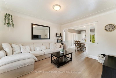 17 Craigmiller Avenue • Hamilton, ON photo 8