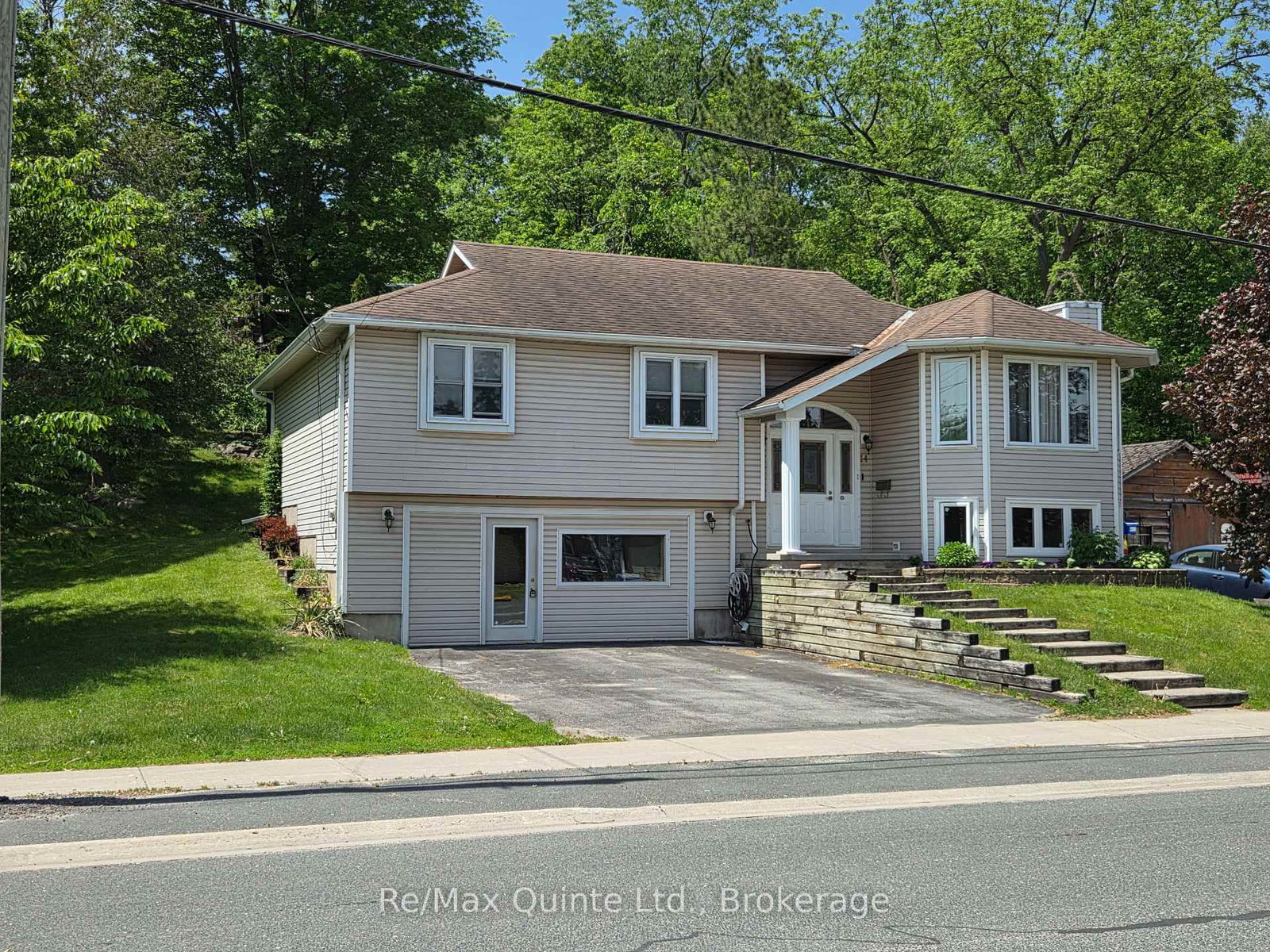 14 McCamon Avenue • Tweed, ON photo 2