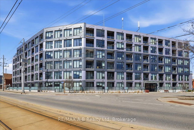 214 - 690 King Street W