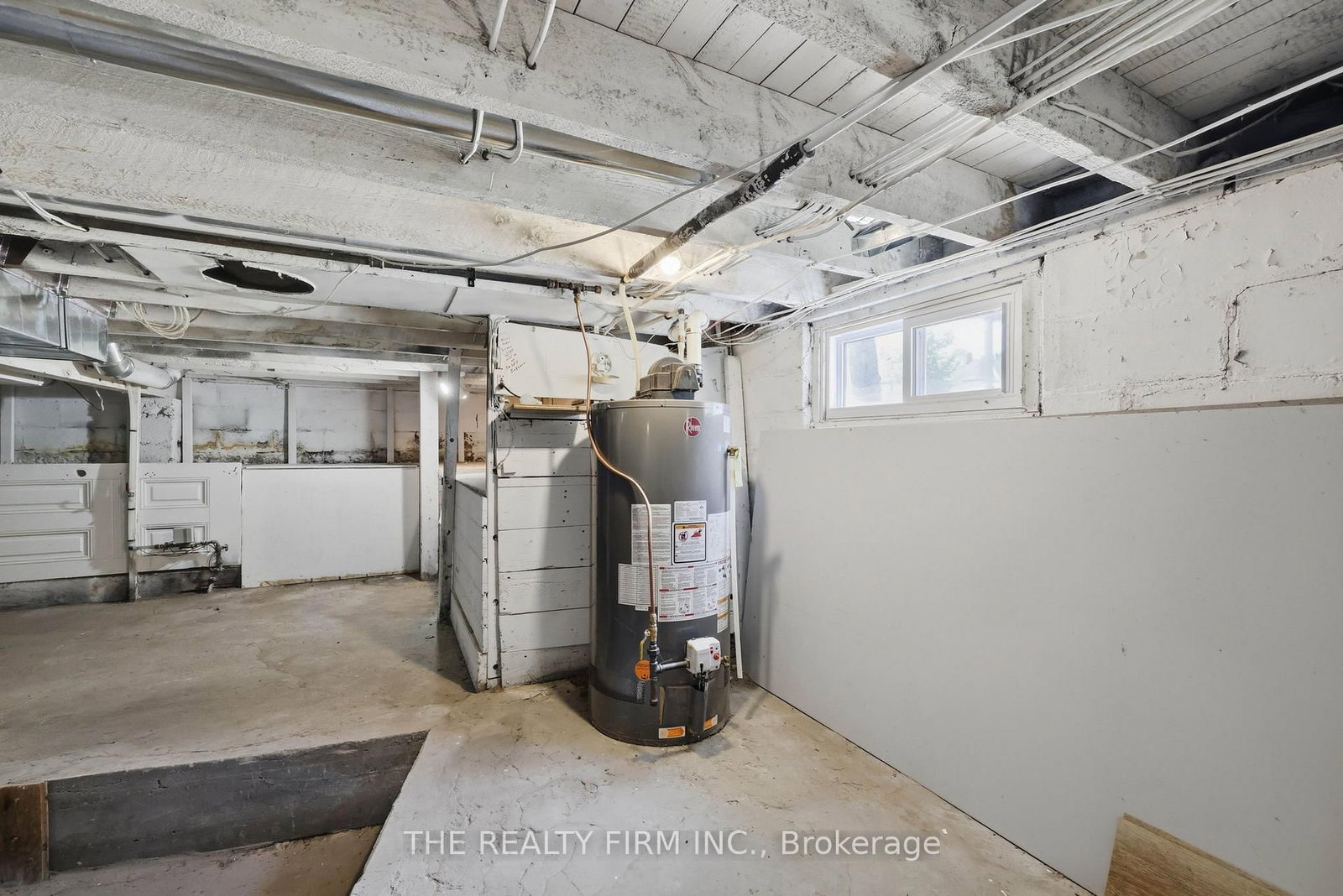 1068 Margaret Street, London East — photo 36