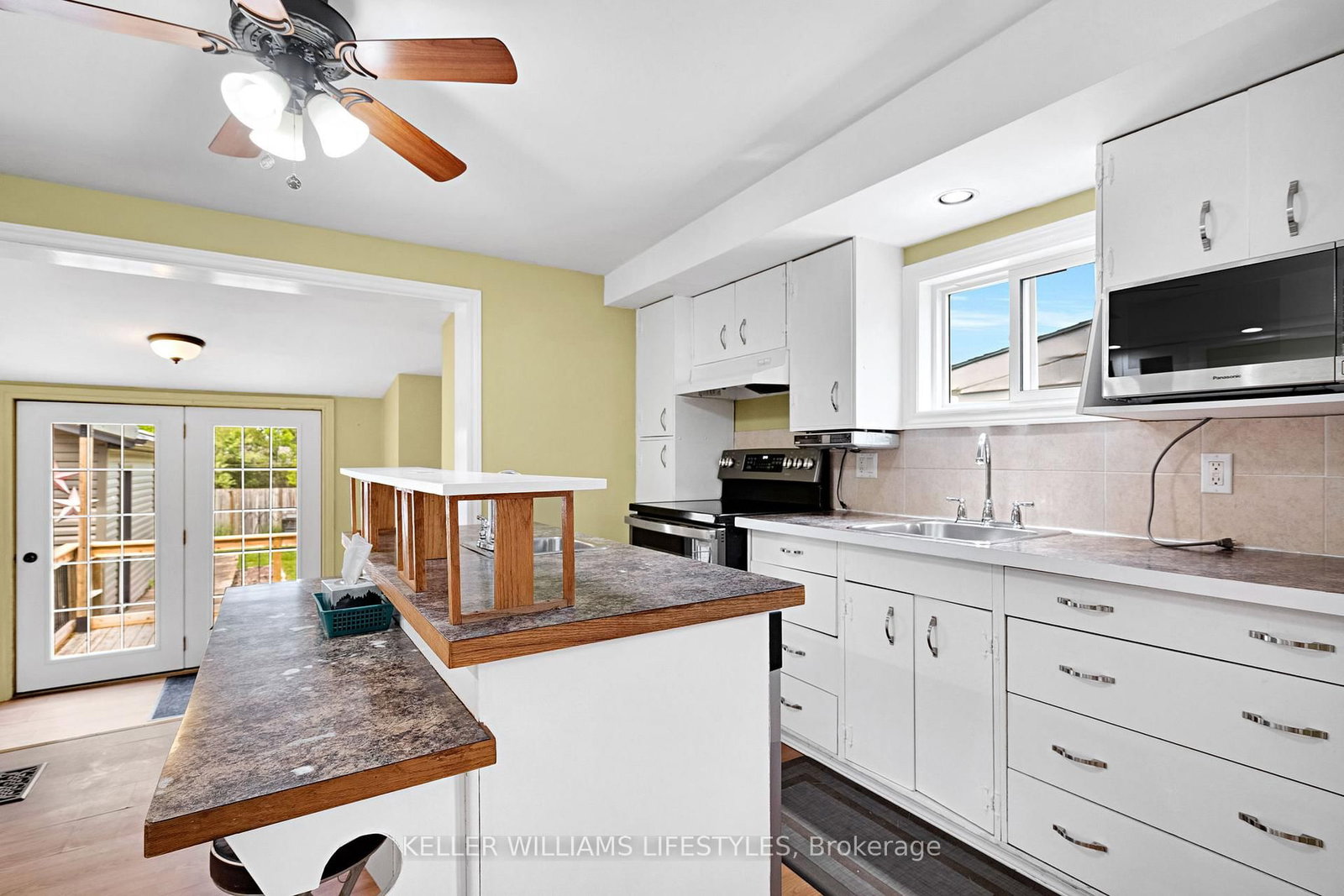 Listing Image 12