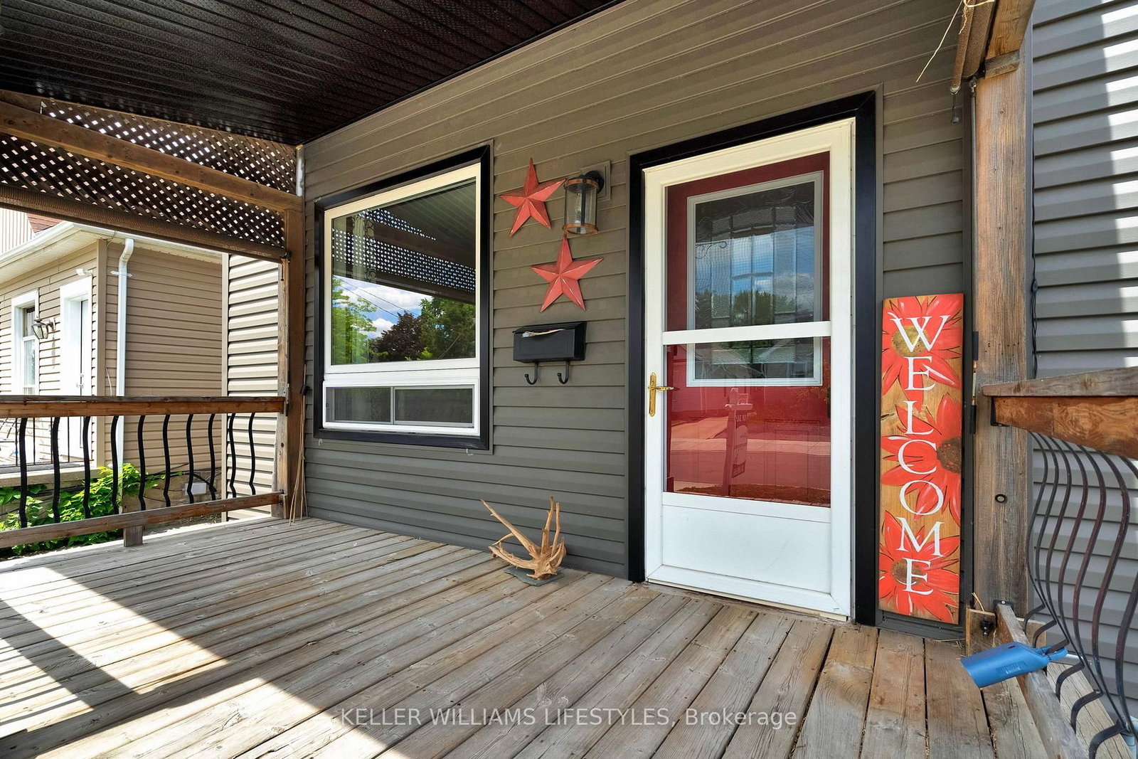 Listing Image 4