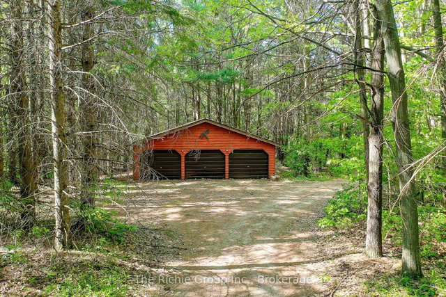 247483 5 Side Road