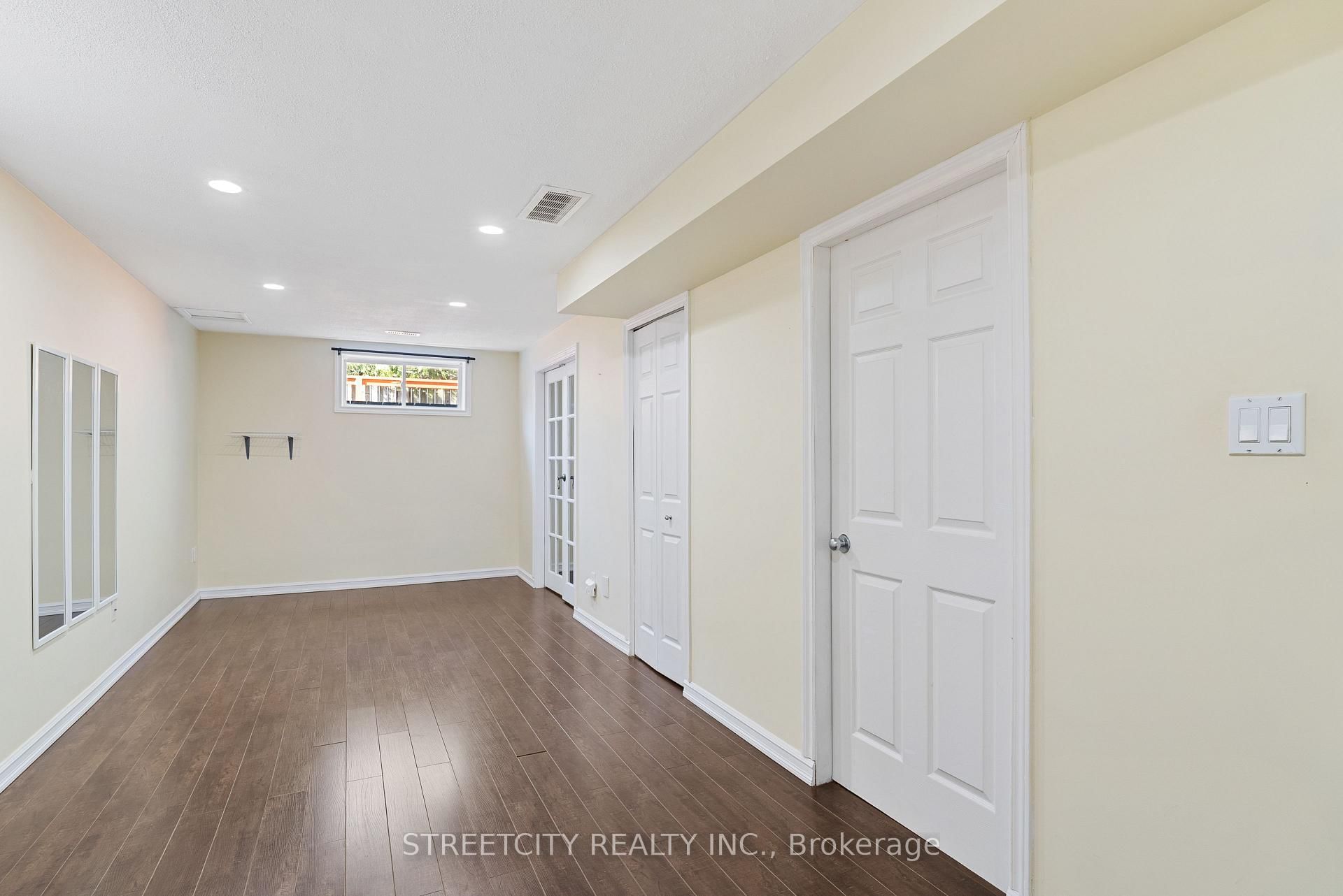754 Hedgerow Place