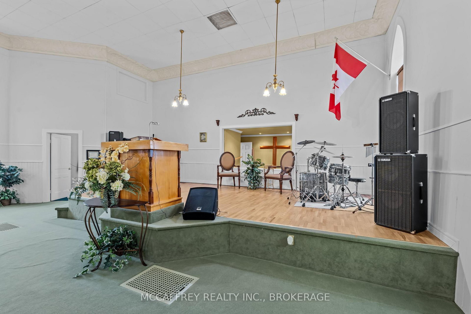 Listing Image 11