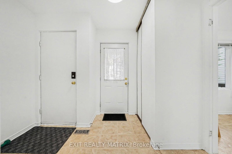 3773 Autumnwood St photo 4