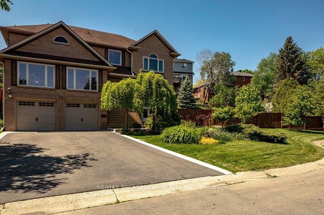 38 Sundrop Court