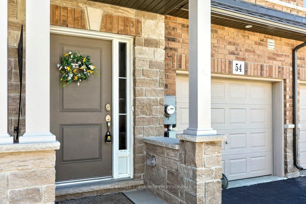 Townhouse for sale at 54 Aquarius Crescent, Hamilton, Ontario, L0R 1P0 - Rural Glanbrook - MLS: X13243136