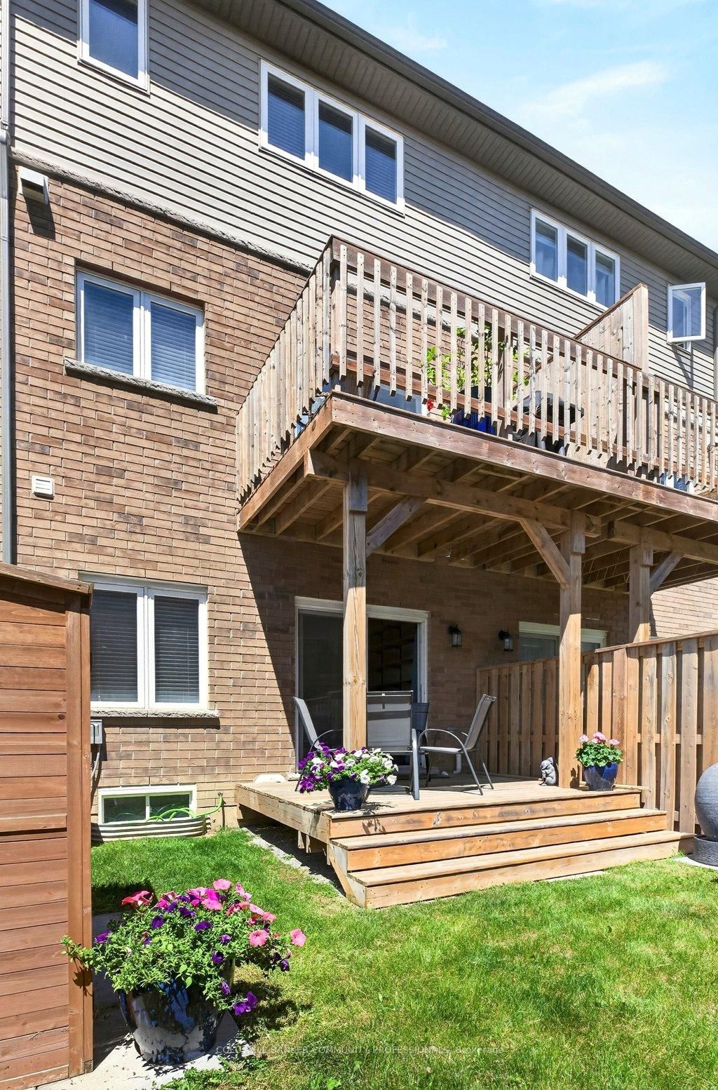 Townhouse for sale at 54 Aquarius Crescent, Hamilton, Ontario, L0R 1P0 - Rural Glanbrook - MLS: X13243136