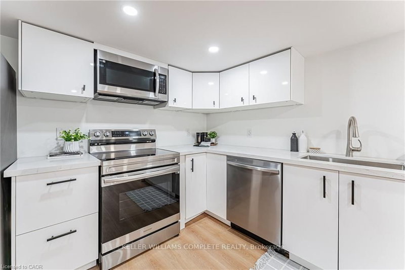home for lease on 2-15 Barnesdale Avenue N