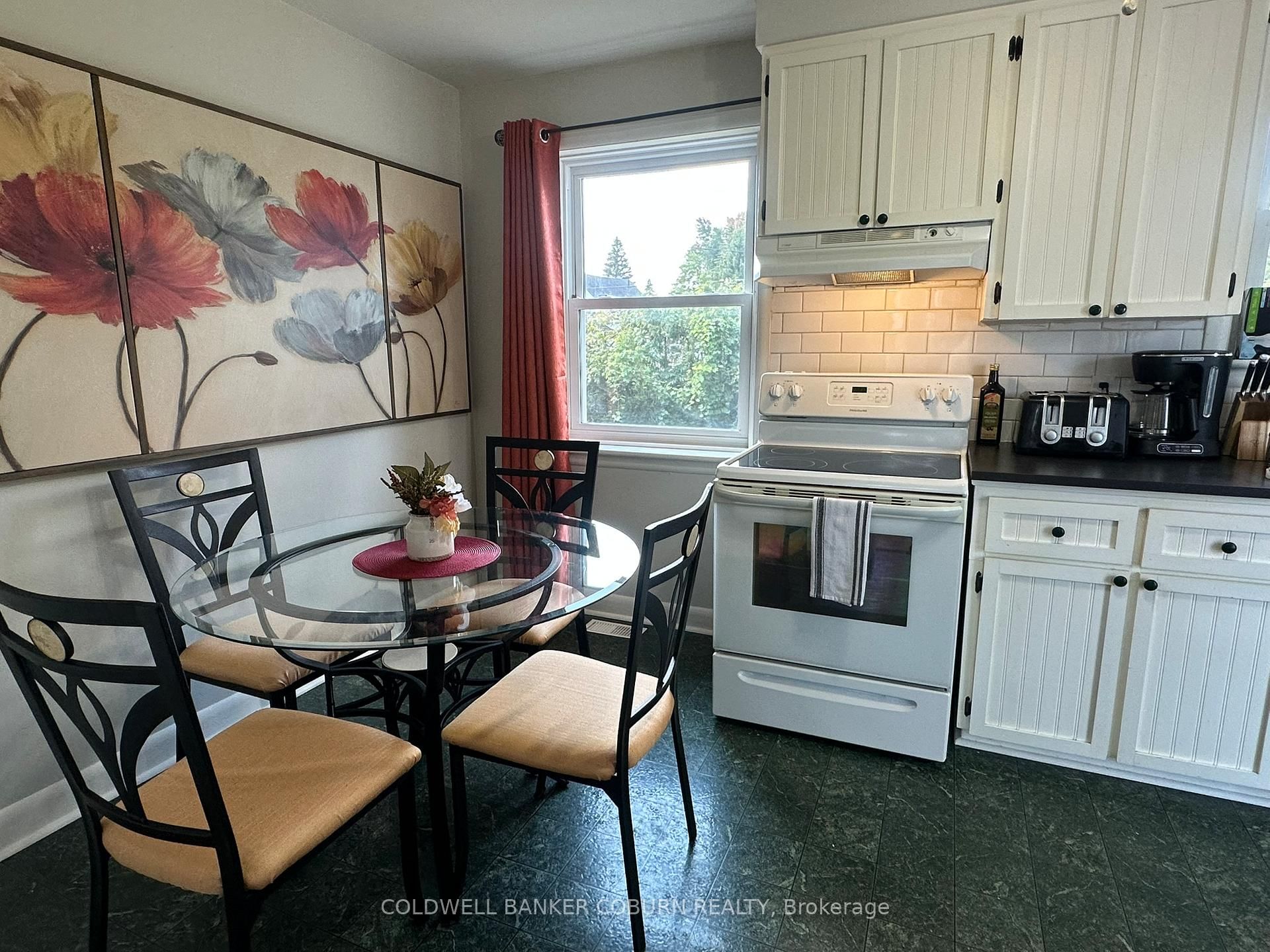 22 Casselman Road