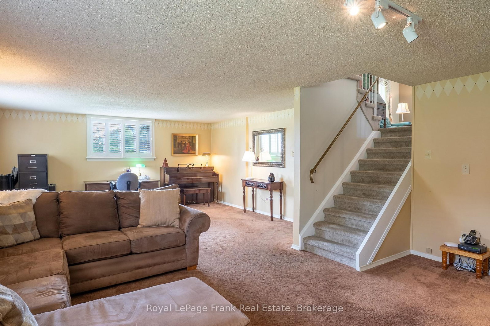383 Old Surrey Lane • Kawartha Lakes, ON photo 23