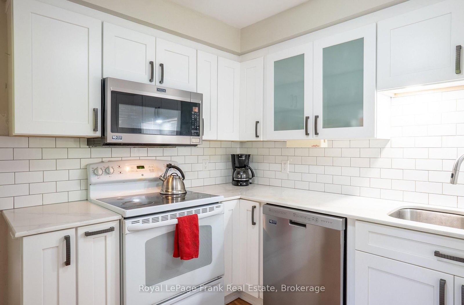 383 Old Surrey Lane • Kawartha Lakes, ON photo 5
