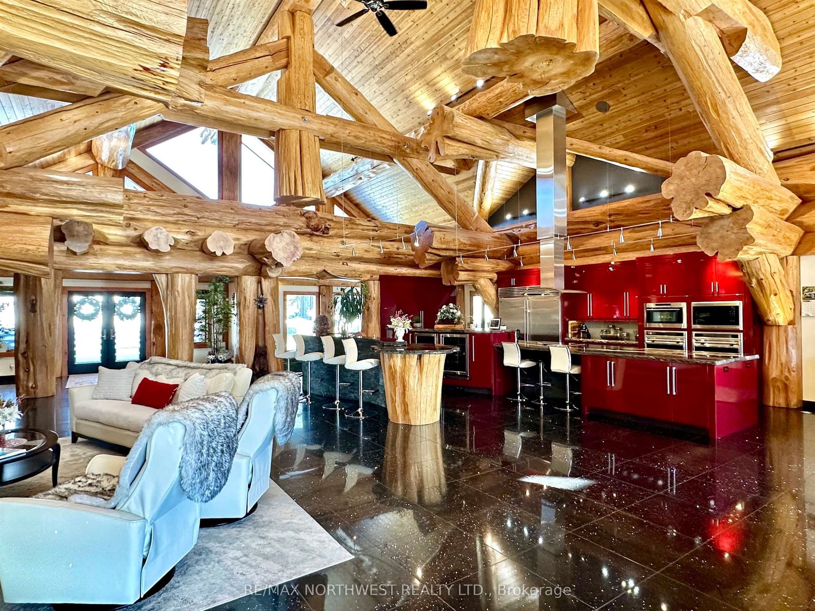 76 MIDDLE LAKE/WINNIPEG RIVER • Kenora, ON photo 11