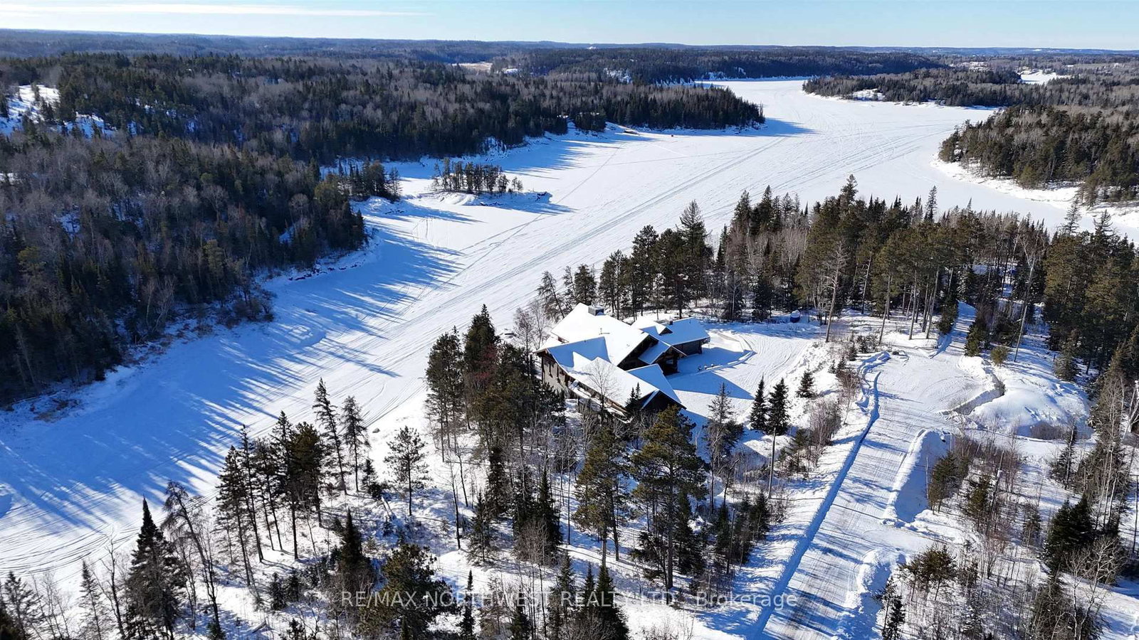 76 MIDDLE LAKE/WINNIPEG RIVER • Kenora, ON photo 4