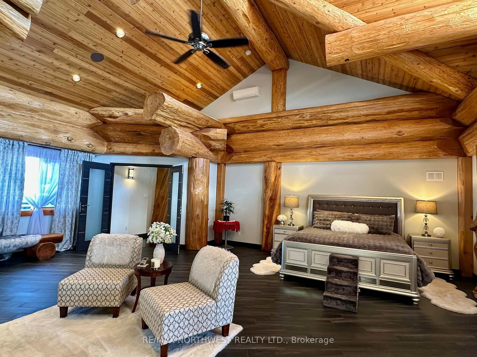 76 MIDDLE LAKE/WINNIPEG RIVER • Kenora, ON photo 44