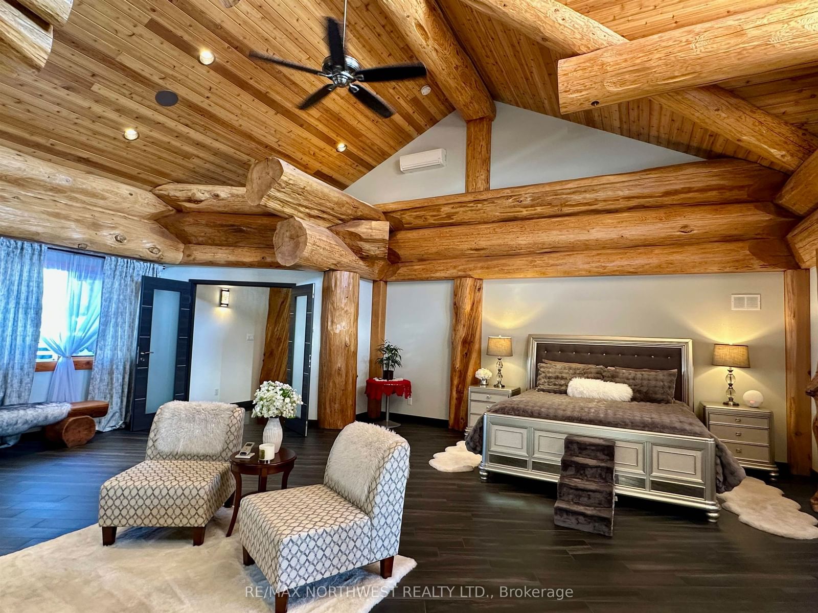 76 MIDDLE LAKE/WINNIPEG RIVER • Kenora, ON photo 46