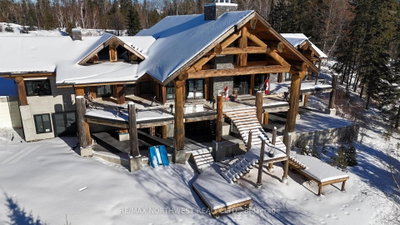 76 MIDDLE LAKE/WINNIPEG RIVER • Kenora, ON photo 5