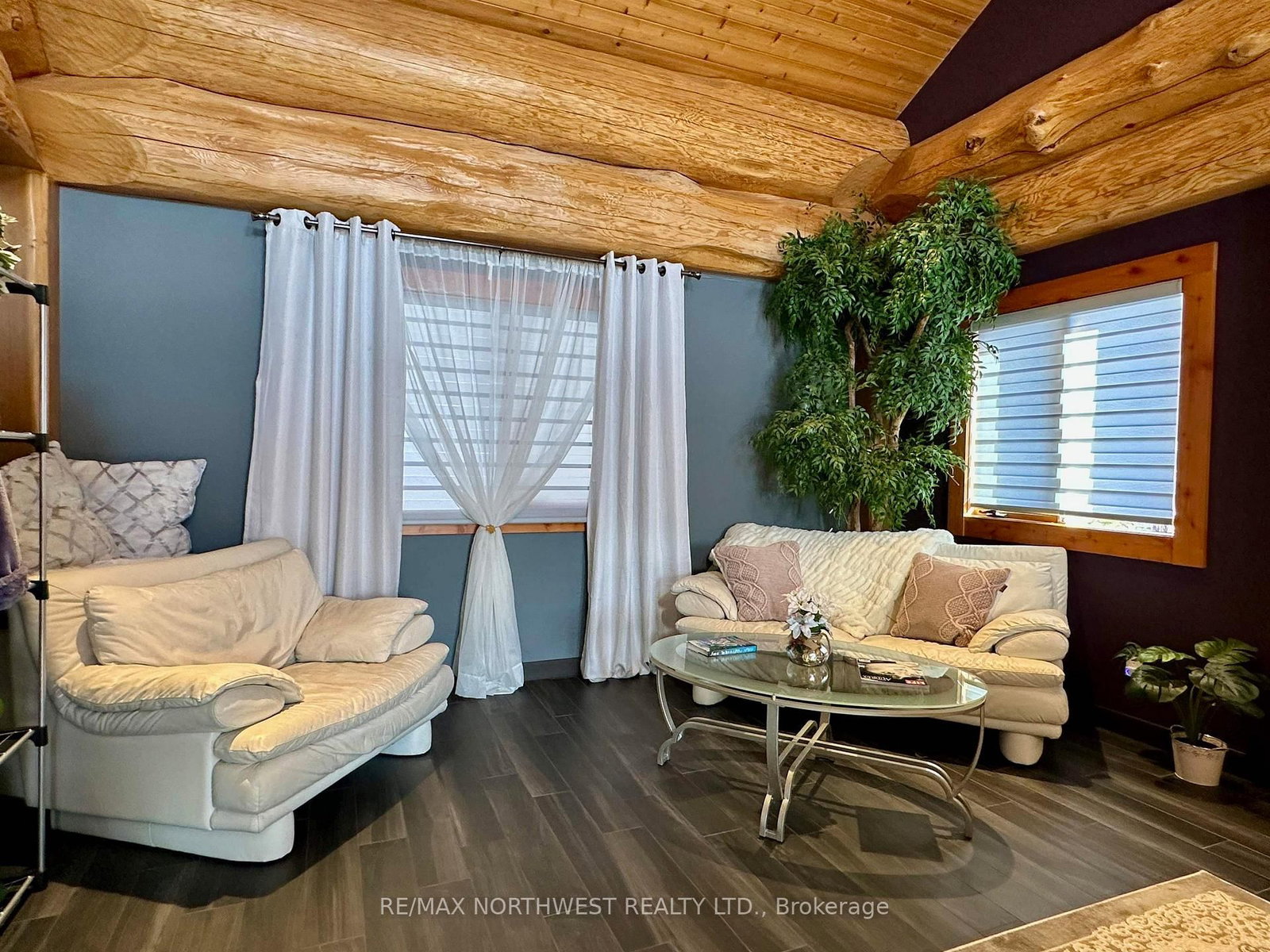 76 MIDDLE LAKE/WINNIPEG RIVER • Kenora, ON photo 63