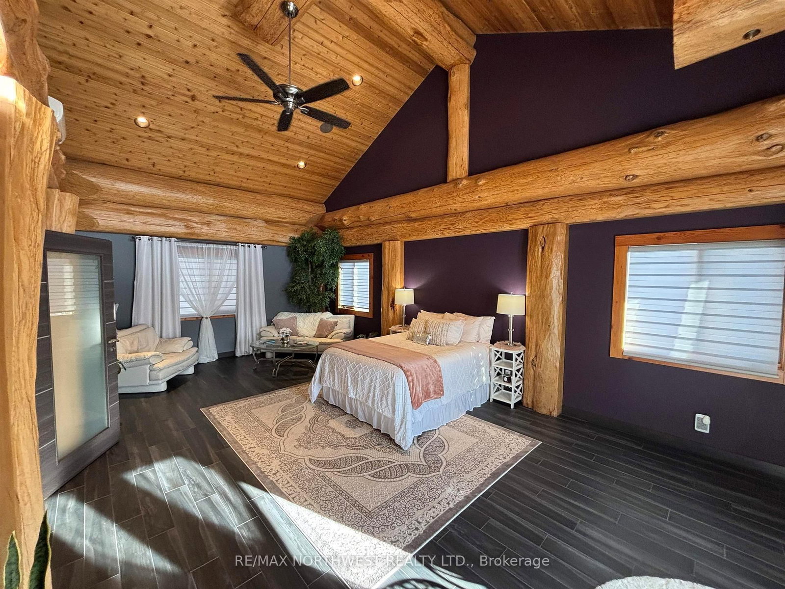 76 MIDDLE LAKE/WINNIPEG RIVER • Kenora, ON photo 67