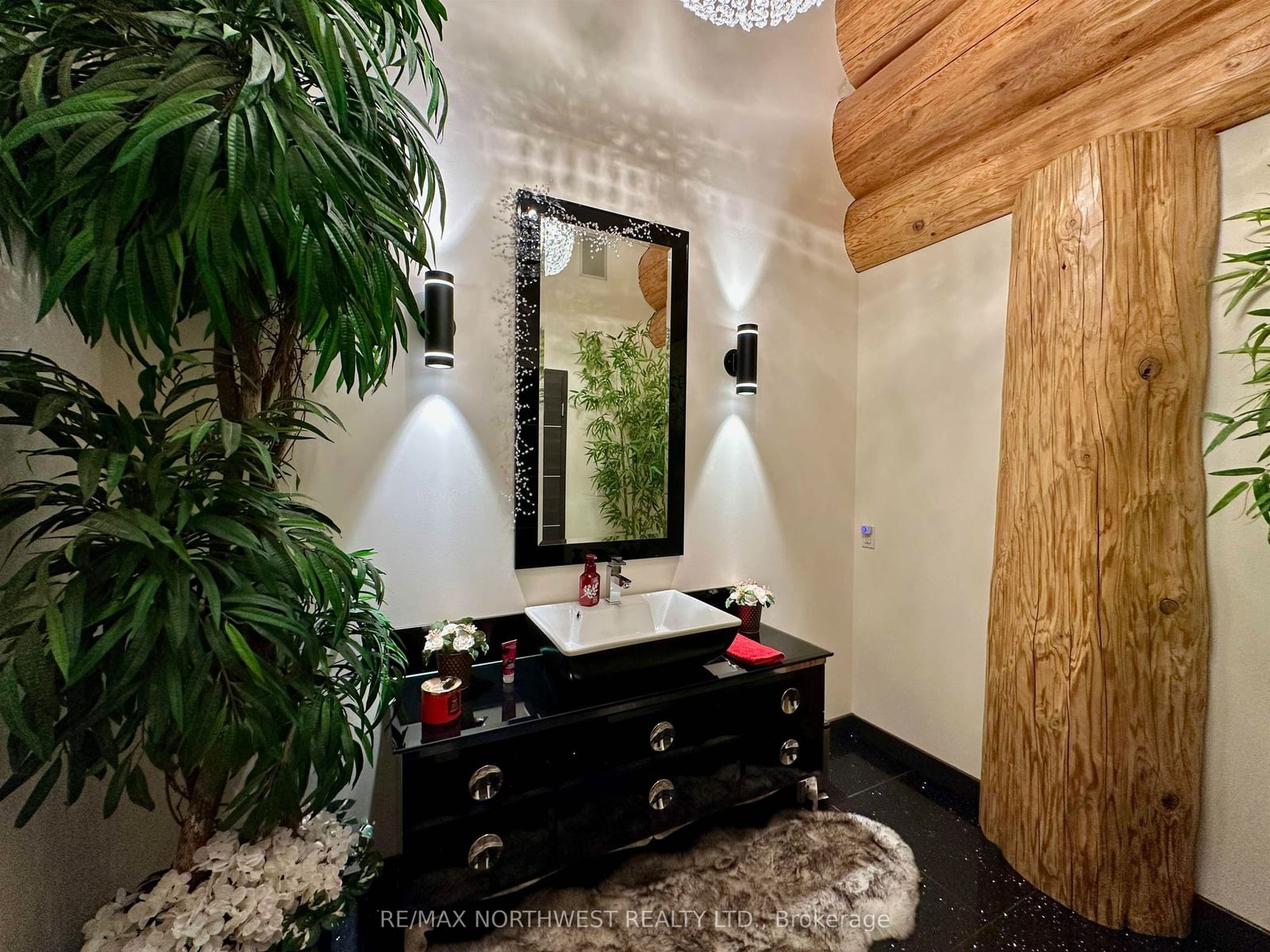 76 MIDDLE LAKE/WINNIPEG RIVER • Kenora, ON photo 77
