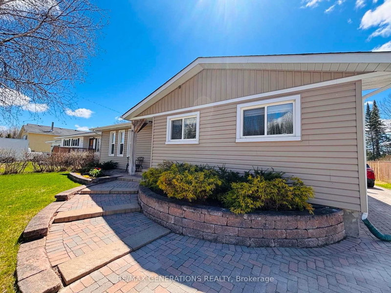48 Redwing Avenue