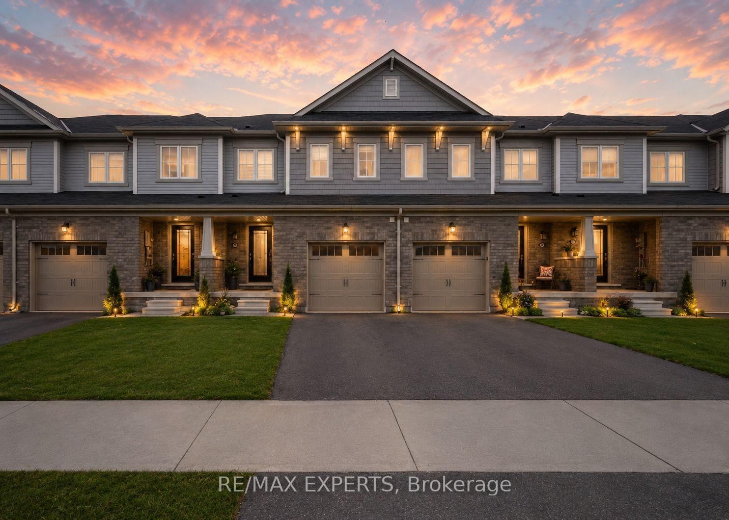 405 Pumpkin Pass • Hamilton, ON photo 2