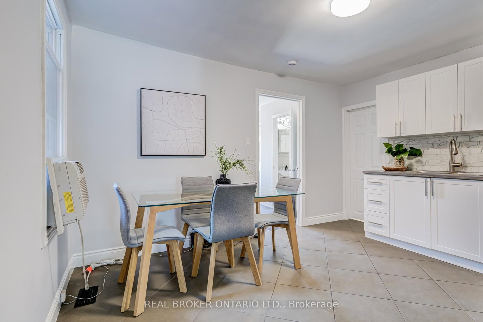 127 Barnesdale Avenue N • Hamilton, ON photo 11