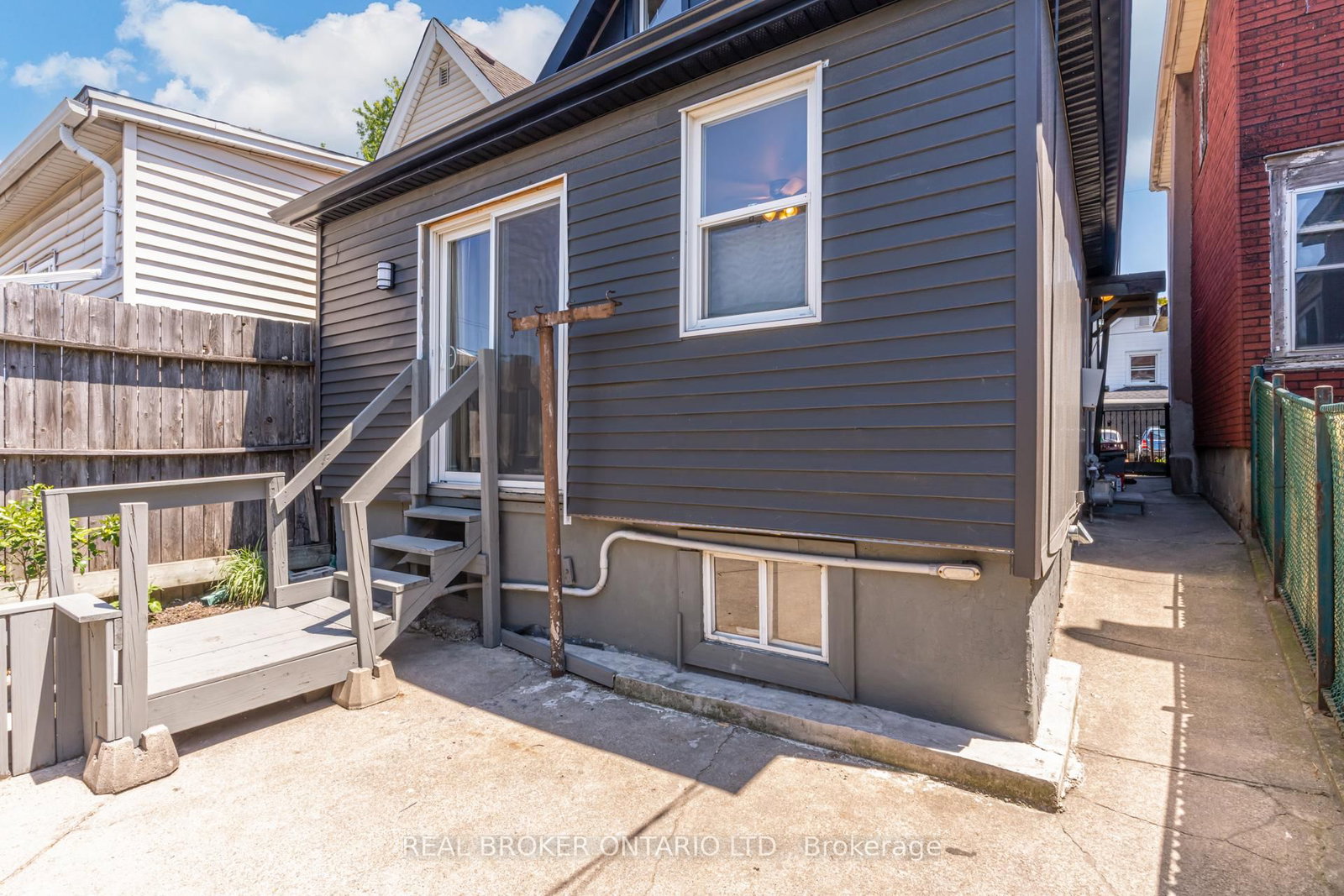 127 Barnesdale Avenue N • Hamilton, ON photo 33