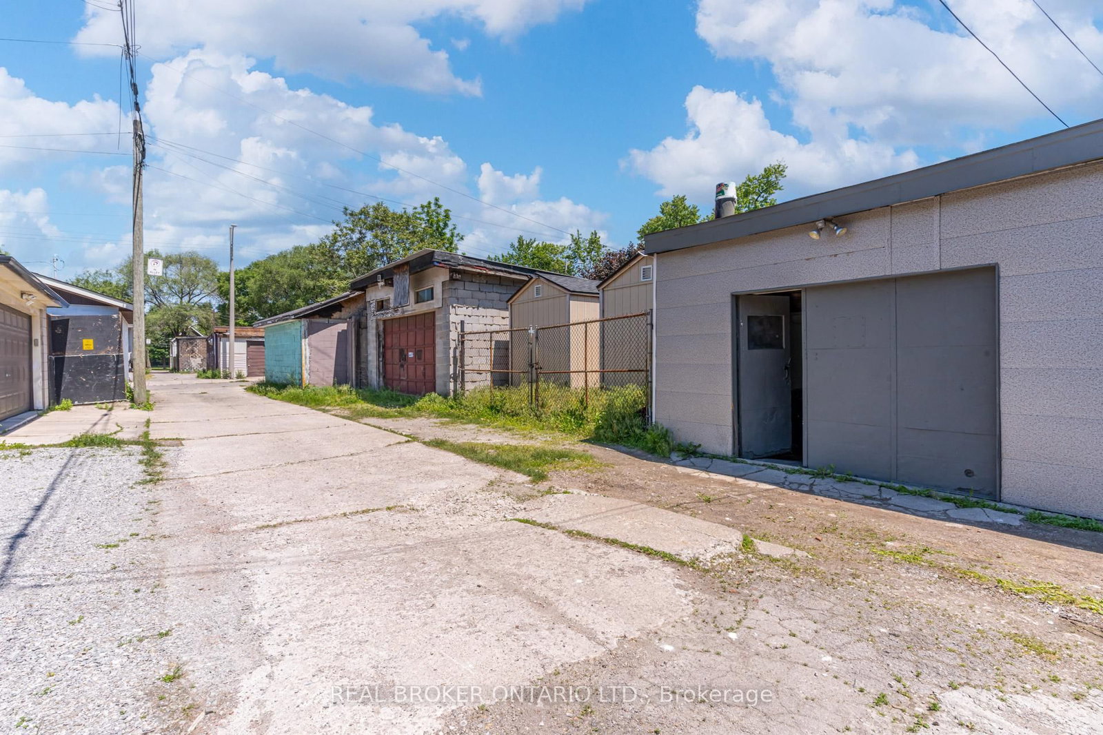 127 Barnesdale Avenue N • Hamilton, ON photo 46