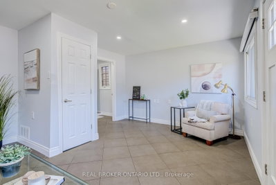 127 Barnesdale Avenue N • Hamilton, ON photo 8